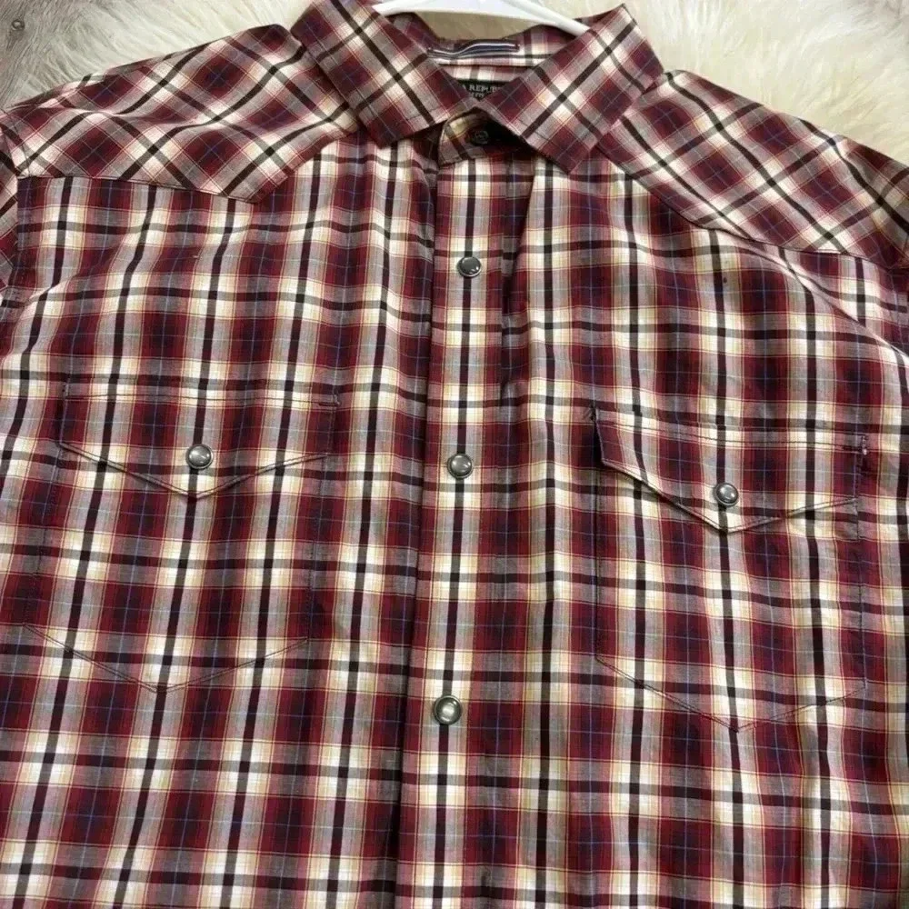 Banana republic slim fit red brown blue plaid pearl button western shirt Large